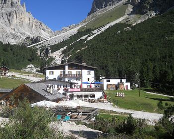 Climb to Rifugio Gardeccia