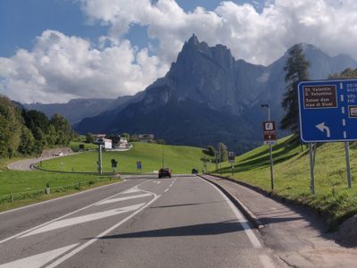 Alpe di Siusi and Monte Pana from Ortisei - Photo 2