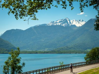Around Lake Annecy - Photo 10