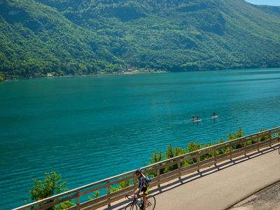 Around Lake Annecy - Photo 3