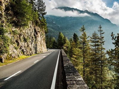 The High Triple: Susten, Grimsel & Furka - Photo 1